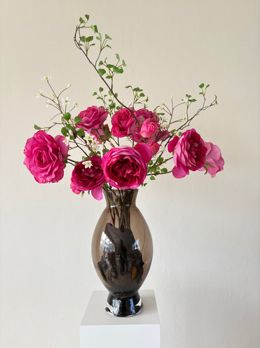 Fabulous – konstgjord blombukett i starka färger från Bouqudecos kollektion av konstgjorda buketter